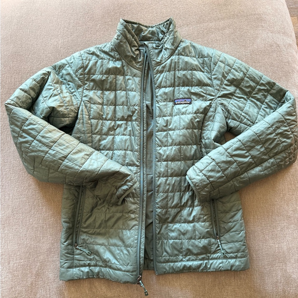 Patagonia Lightweight Quilted Puffer Jacket in Sage Green